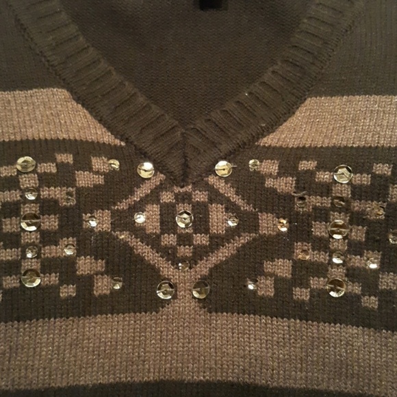 Guess Brand medium sweater sequins - Picture 3 of 4